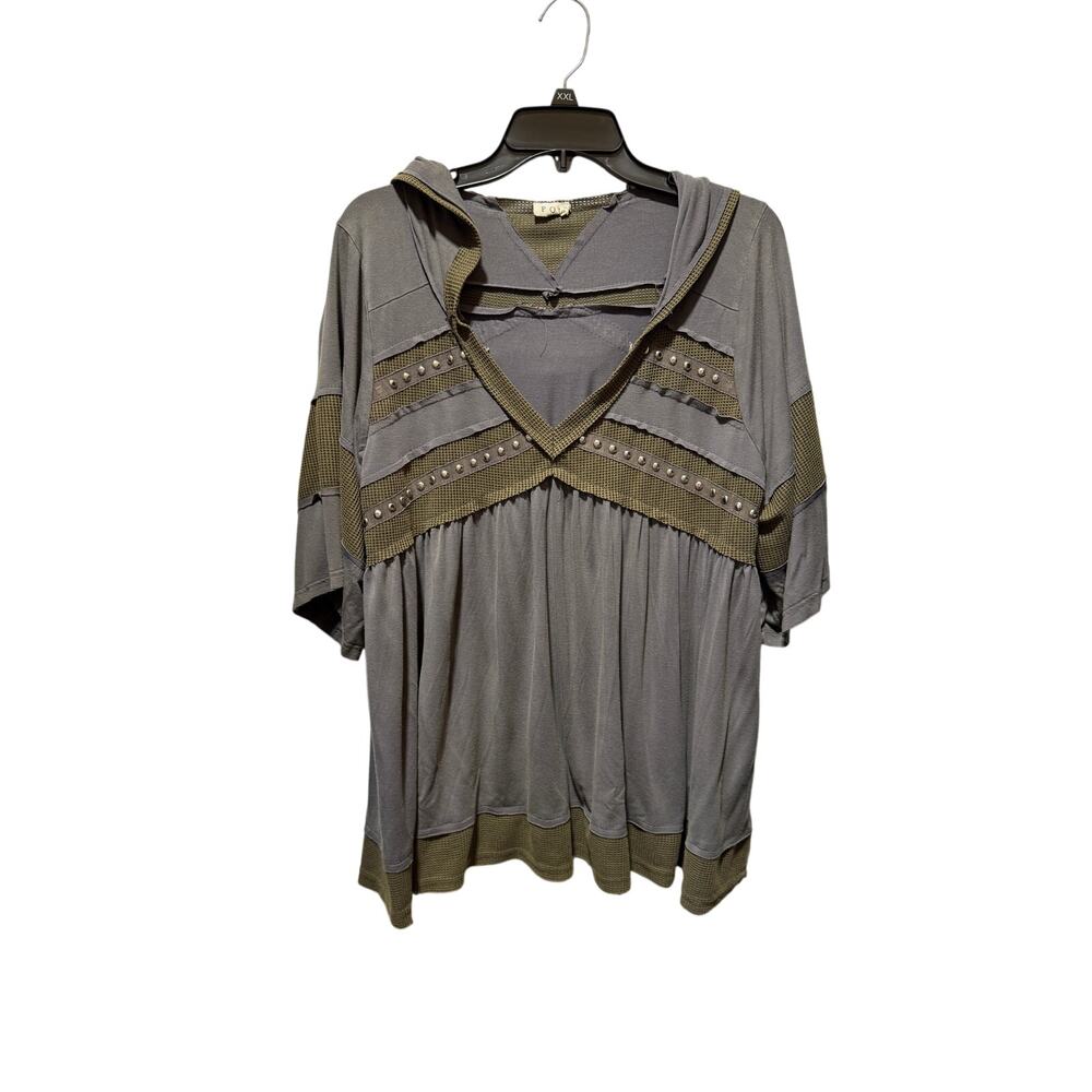 NWOT POL Hooded Short Sleeve Deep VNeck Studded Top Size L